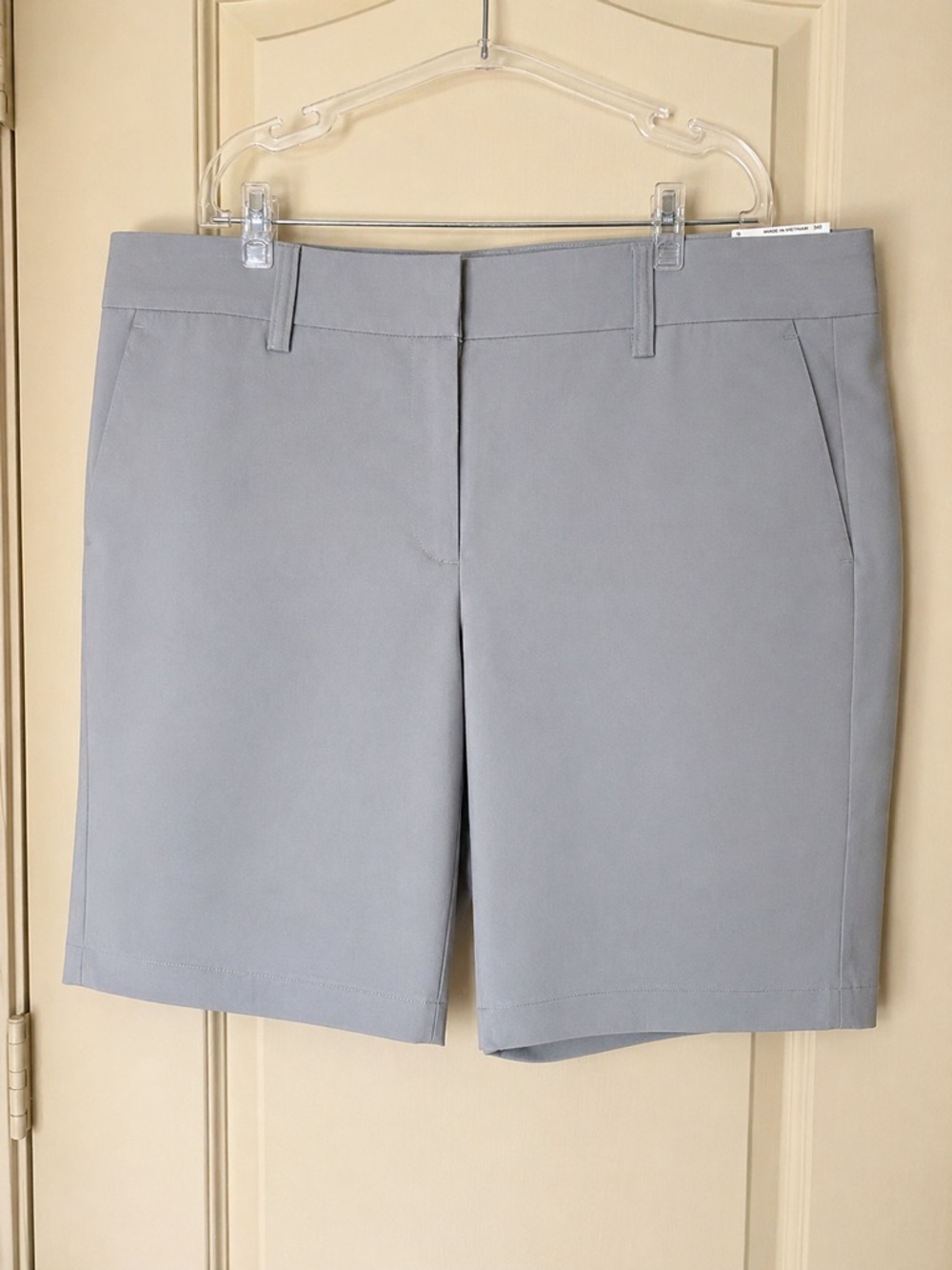 Women’s Gray 10” Bermuda Shorts Size 16 Mid Rise Cotton Stretch Summer
